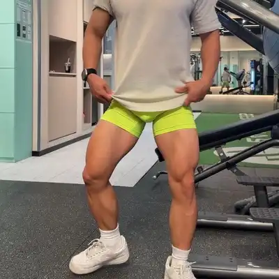 袁飞